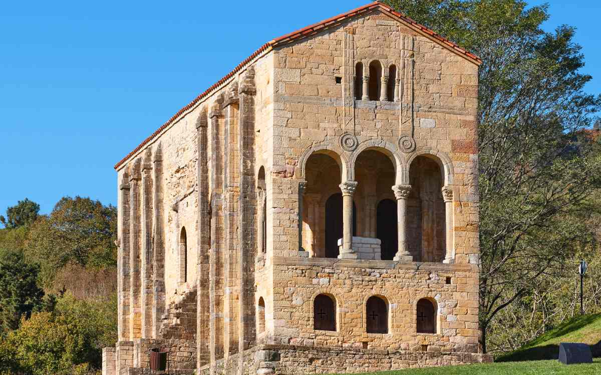 Santa María del Naranco.