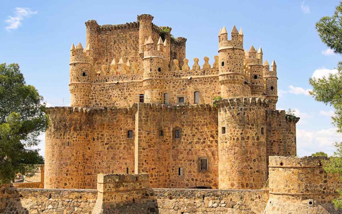 The castle of Guadamur.