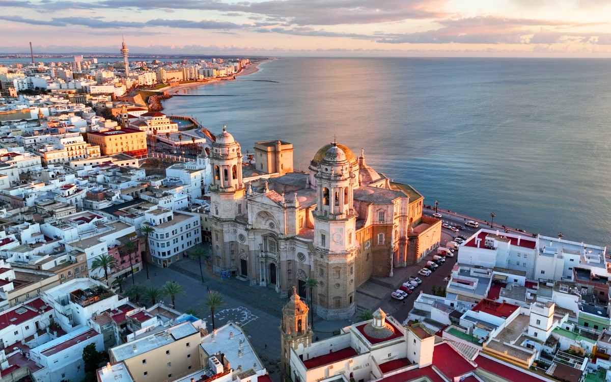 Aerial view of the Santa Cruz Cathedral.