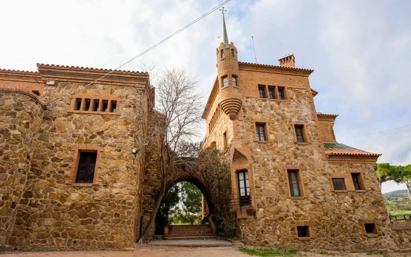 Casa del Mestre in the Colònia Güell.