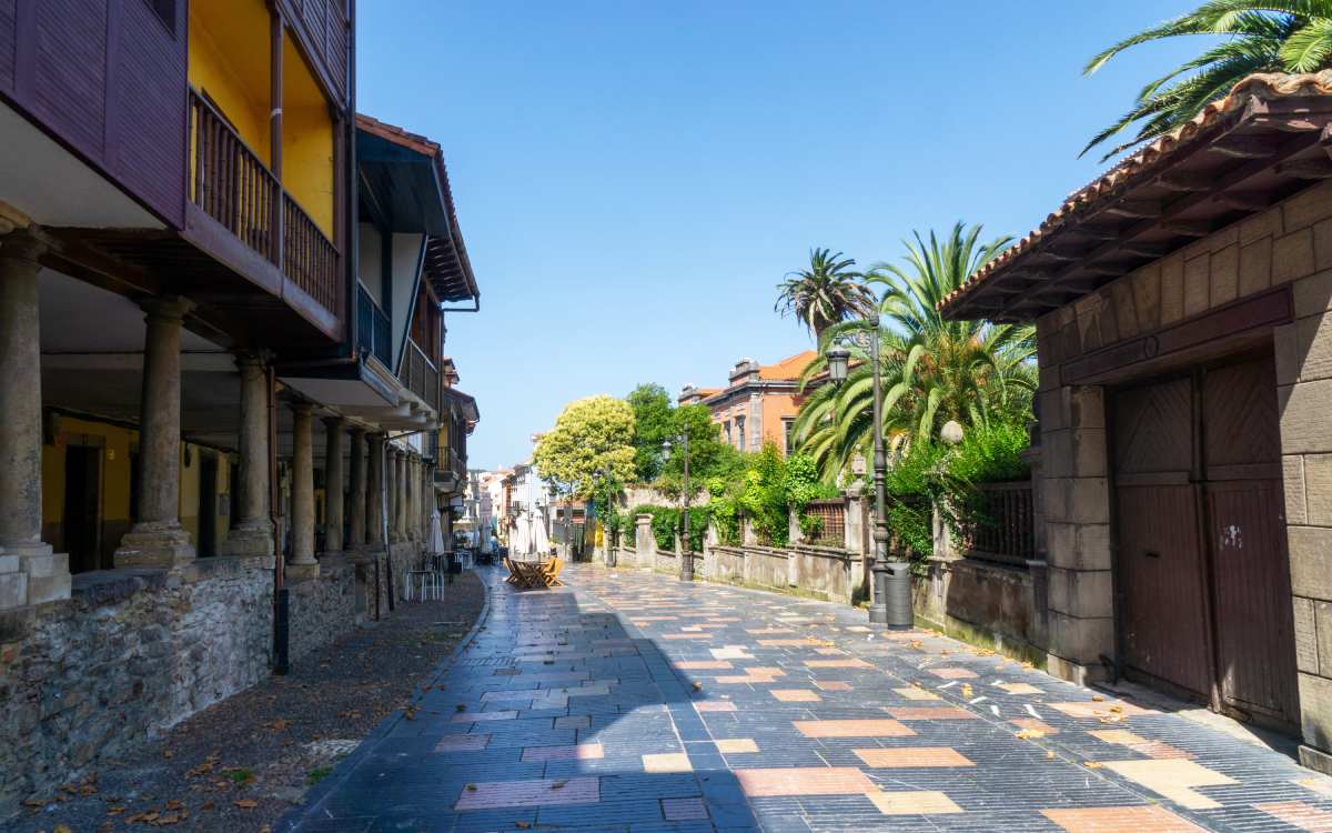 Avilés.