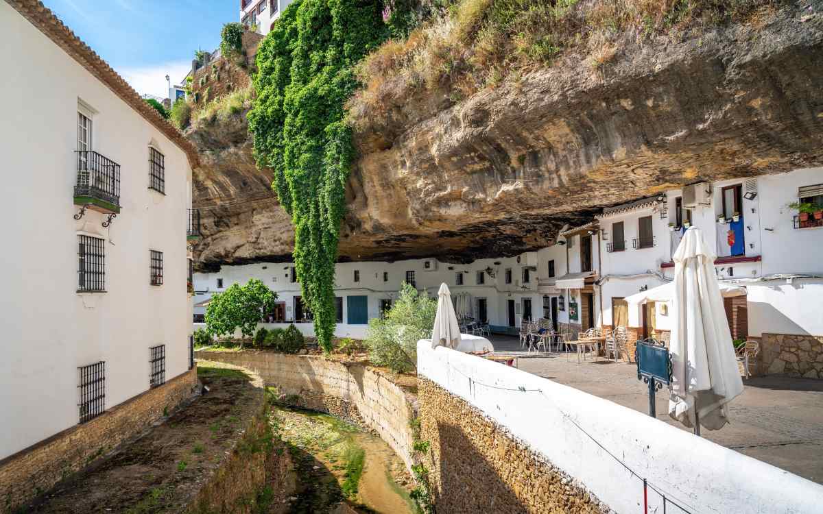 Setenil de las Bodegas.