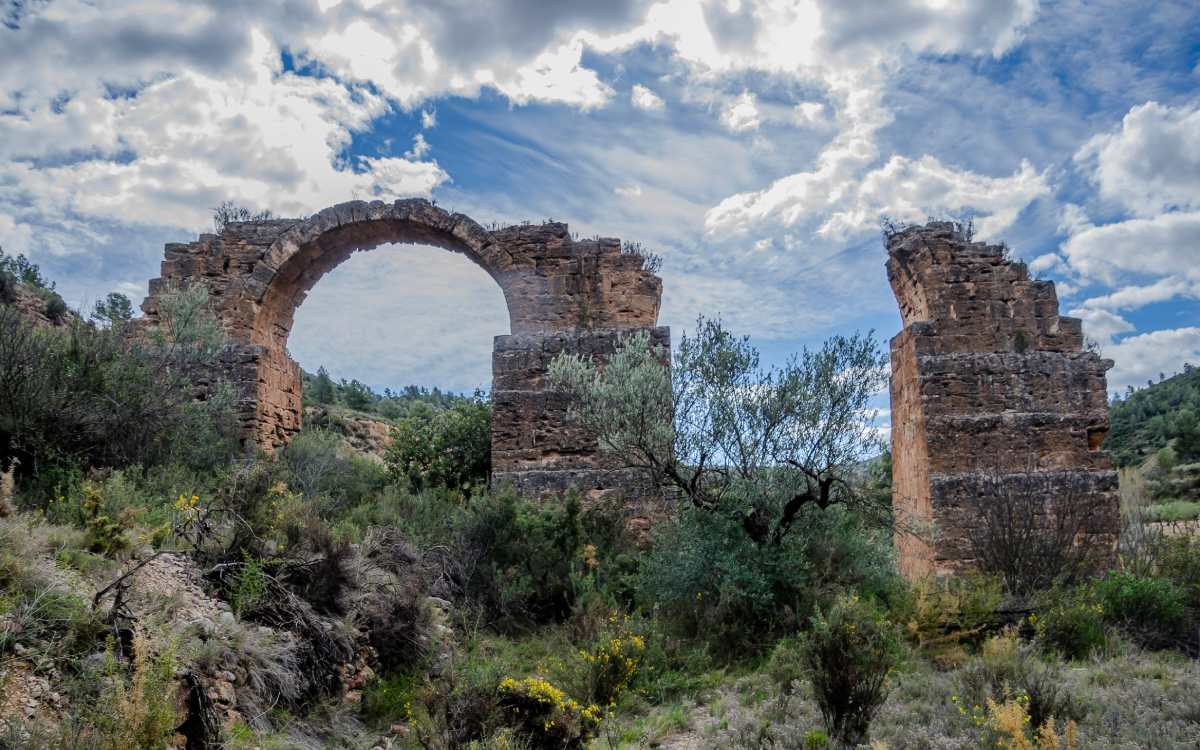 Remains of the Peña Cortada aqueduct in Valencia