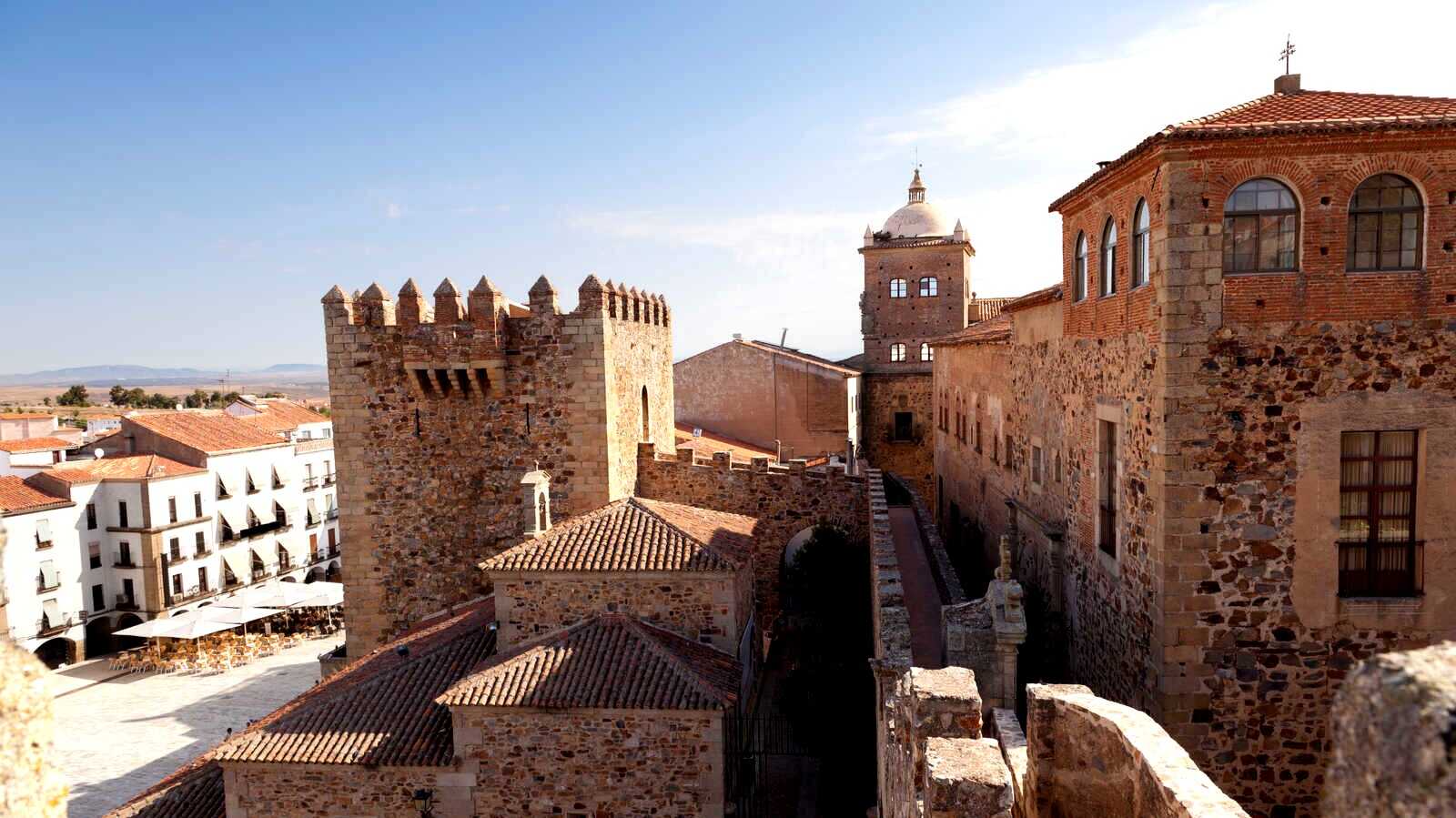 Bujaco Tower, monumental complex in Cáceres. | Shutterstock
