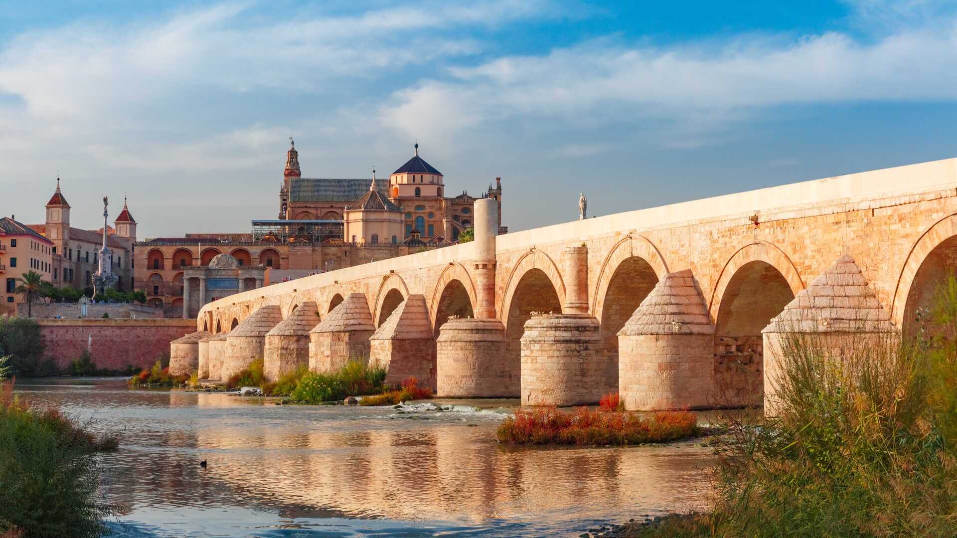 Córdoba’s Roman Bridge on the Guadalquivir River. | Freepik