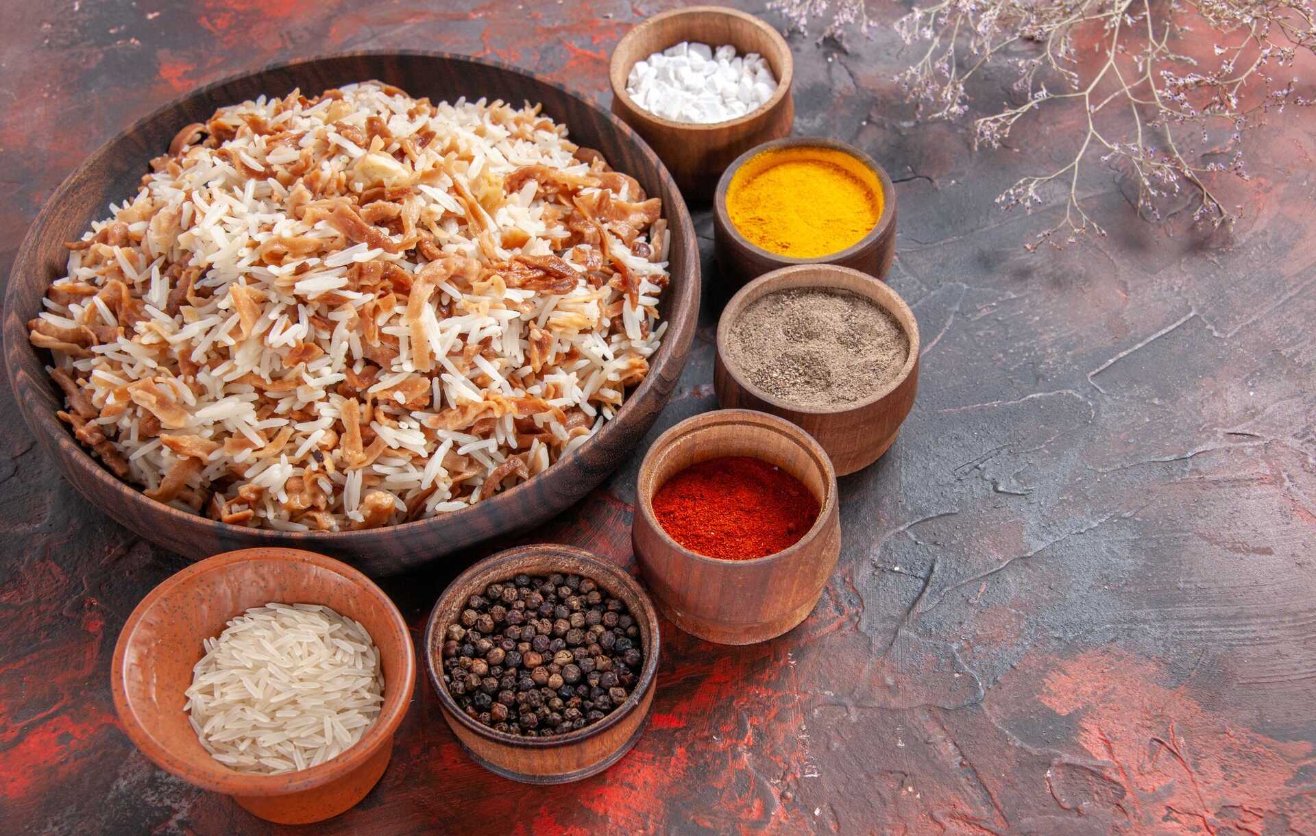 Al-Andalus influence on Spanish cuisine, a plate of savoury rice with spices. | Freepik