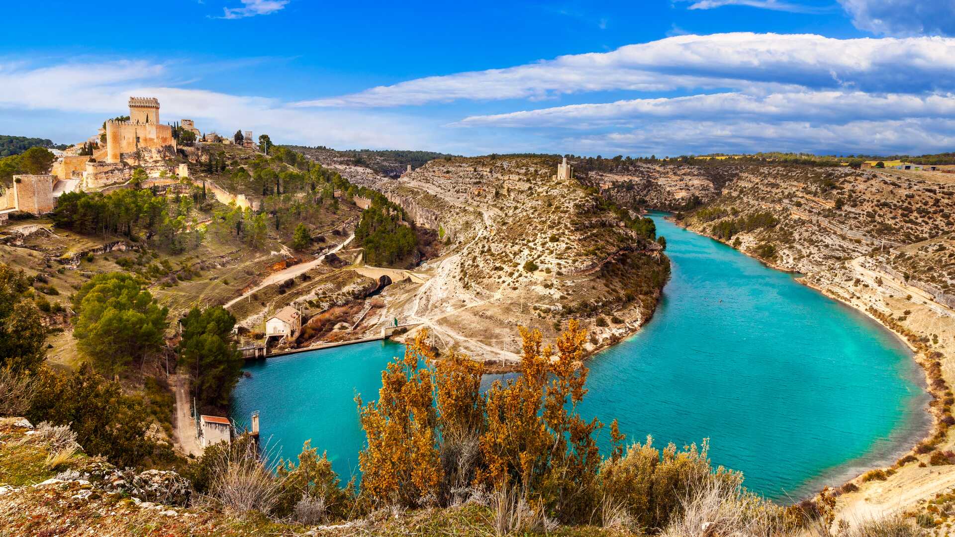 Alarcón Castle in the province of Cuenca. | Shutterstock